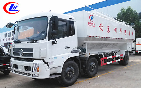 30立方東風(fēng)天錦小三軸<a href=http://www.khskpw.cn/siliaoche/ target=_blank class=infotextkey>飼料車</a>