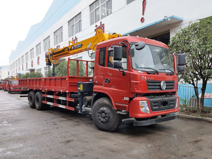 程力吊機(jī)12噸多功能隨車(chē)吊圖片3